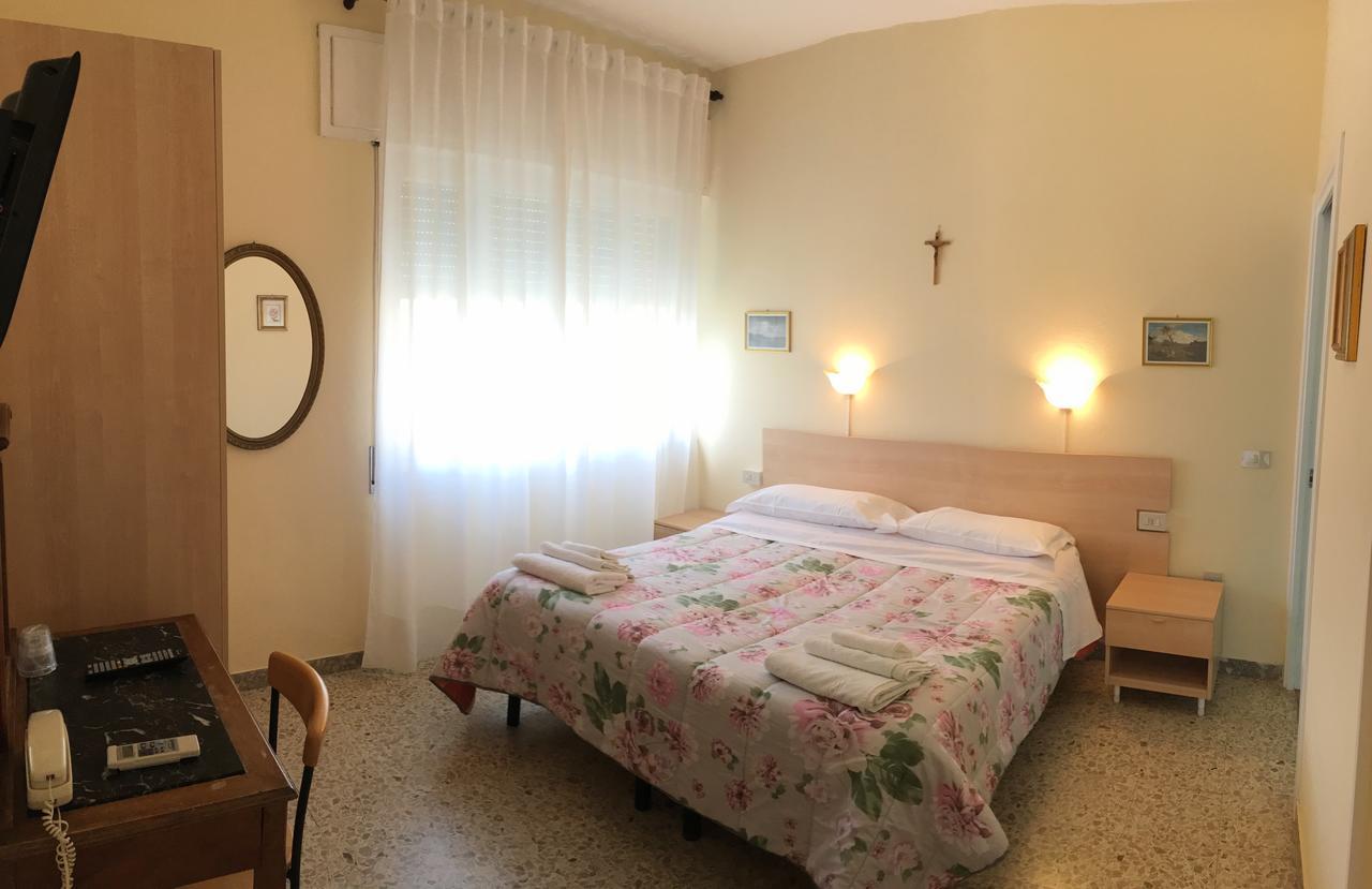 Hotel Casa Diomira Camaiore Bagian luar foto